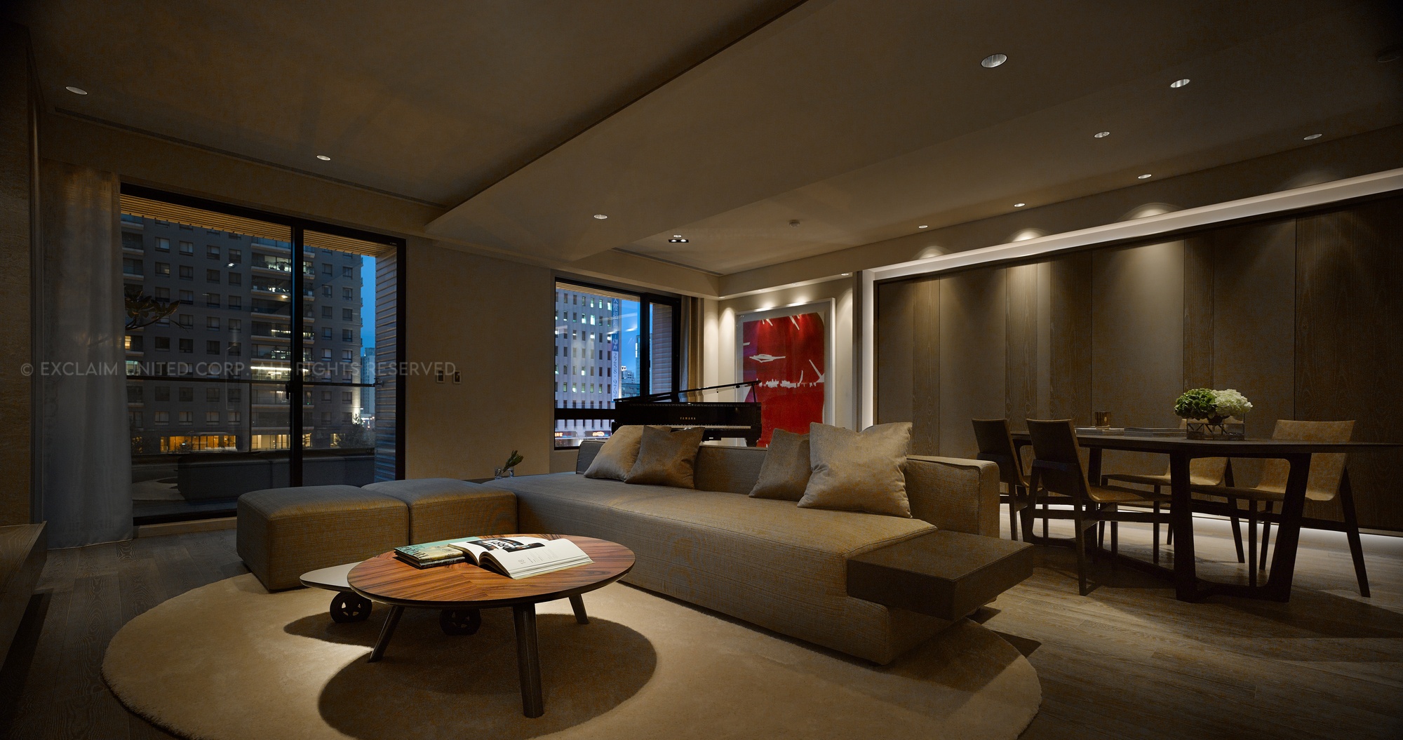 豪宅客廳設計-L型沙發與鋼琴配置，展現多場景彈性與空間可塑性